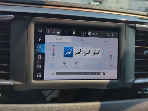 Used 2023 Chrysler Voyager LX FWD image 19