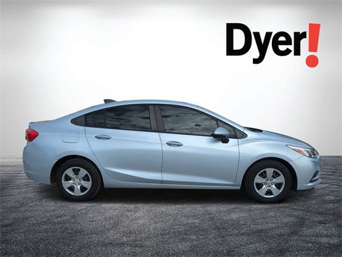 Used 2017 Chevrolet Cruze LS image 2