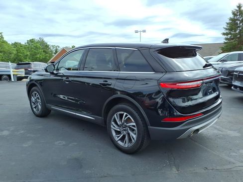 Used 2023 Lincoln Corsair AWD w/ Rear Removable Package Tray image 5