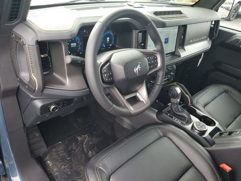 New 2025 Ford Bronco Badlands image 9