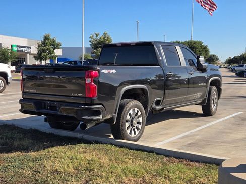 Used 2025 Chevrolet Silverado 2500 Custom w/ Custom Value Package AWD/4WD image 4