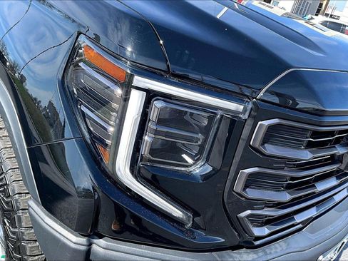 Used 2024 GMC Sierra 1500 AT4X image 27