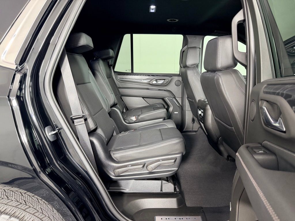 Used 2023 GMC Yukon Denali w/ LPO, Floor Liner Package AWD/4WD image 27
