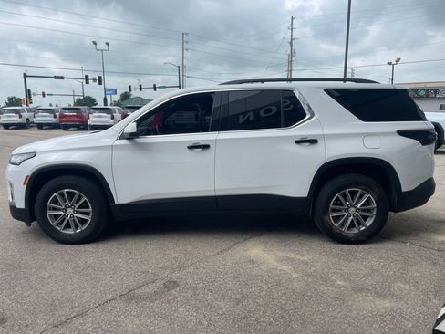 Used 2023 Chevrolet Traverse LT FWD image 5