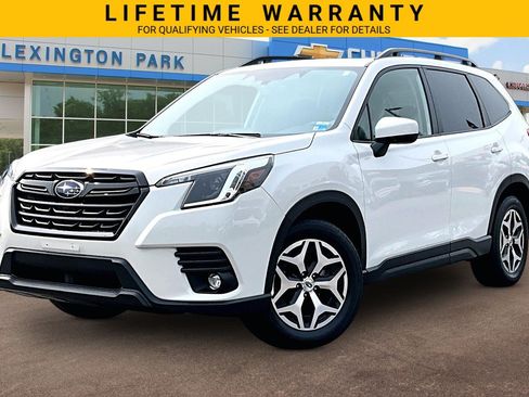 Used 2024 Subaru Forester Premium AWD/4WD image 2