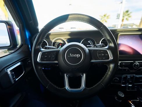 Used 2022 Jeep Wrangler Unlimited Sahara image 36