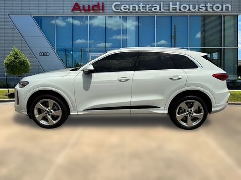 New 2025 Audi Q5 Premium Plus image 2