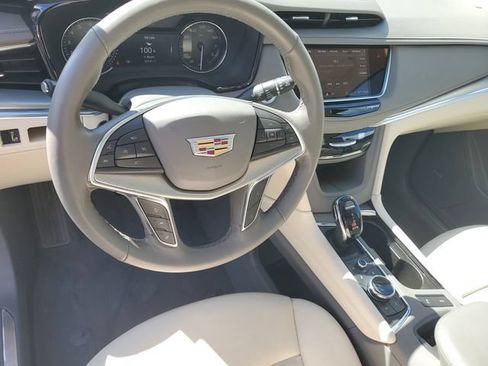 Certified 2023 Cadillac XT5 Premium Luxury FWD image 11