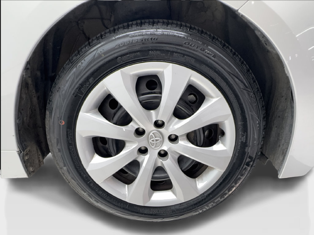 Used 2025 Toyota Corolla LE FWD image 19