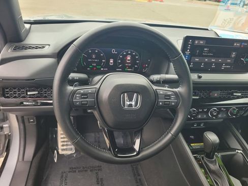 Used 2025 Honda Accord Sport image 30