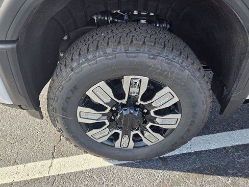 New 2026 GMC Sierra 2500 Denali w/ Denali Reserve Package AWD/4WD image 9