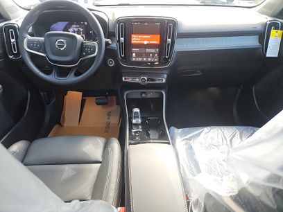 New 2026 Volvo XC40 B5 Plus w/ Protection Package Premier