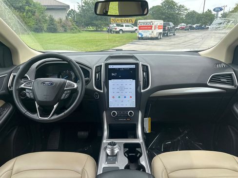 Used 2023 Ford Edge SEL w/ Convenience Package AWD/4WD image 2