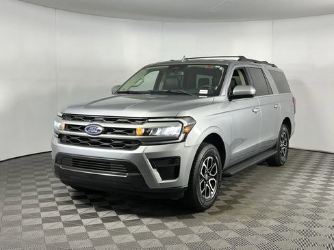 Used 2024 Ford Expedition Max XLT image 9