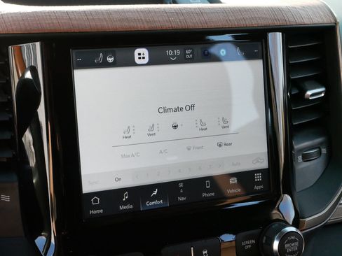 Used 2022 RAM 3500 Limited image 22