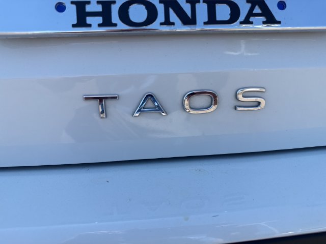 Used 2022 Volkswagen Taos SE FWD image 33