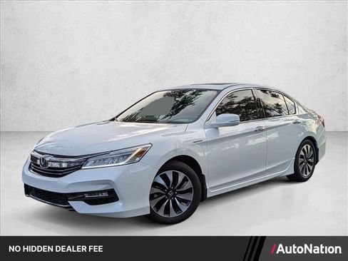 Used 2017 Honda Accord Touring image 1