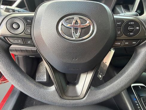 Used 2020 Toyota Corolla LE FWD image 28