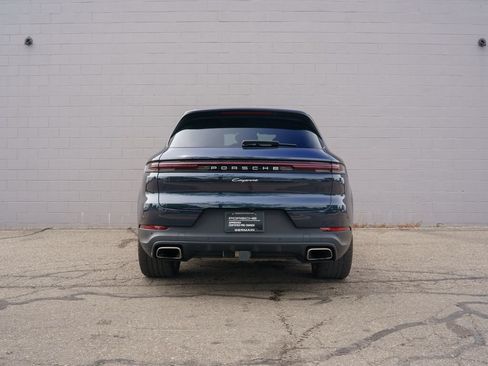 Used 2024 Porsche Cayenne AWD/4WD image 6