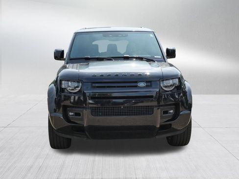 Used 2024 Land Rover Defender 130 V8 AWD/4WD image 8