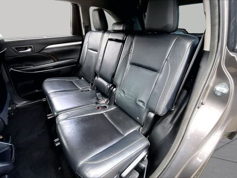 Used 2015 Toyota Highlander XLE AWD/4WD image 20