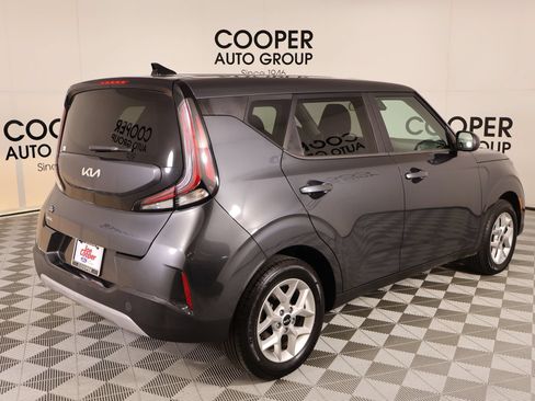 Used 2023 Kia Soul LX w/ Option Group 015 FWD image 19