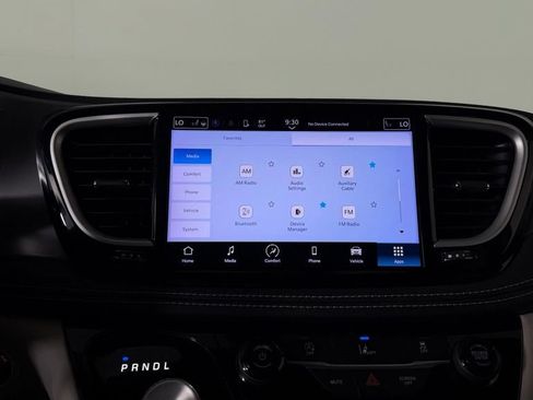 Used 2022 Chrysler Pacifica Touring-L FWD image 22