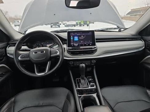 Used 2022 Jeep Compass Limited image 8