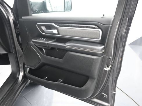 Used 2019 RAM 1500 Big Horn AWD/4WD image 12