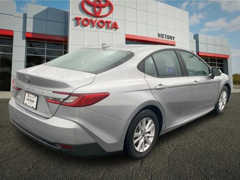 Used 2025 Toyota Camry LE FWD image 3
