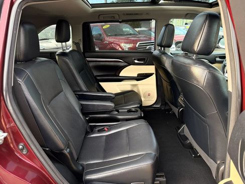 Used 2019 Toyota Highlander Limited Platinum AWD/4WD image 20