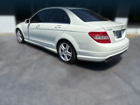 Used 2010 Mercedes-Benz C 300 Sedan image 3