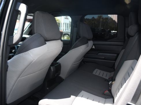 Used 2025 Toyota Tacoma TRD Sport AWD/4WD image 14