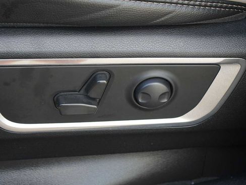 Used 2022 RAM 1500 Laramie RWD image 12