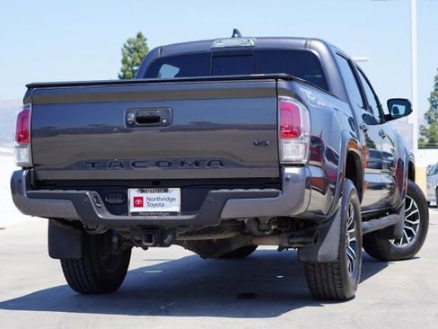 Used 2021 Toyota Tacoma TRD Sport w/ Technology Package AWD/4WD image 6