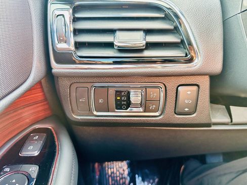 Used 2022 Lincoln Navigator Reserve image 34