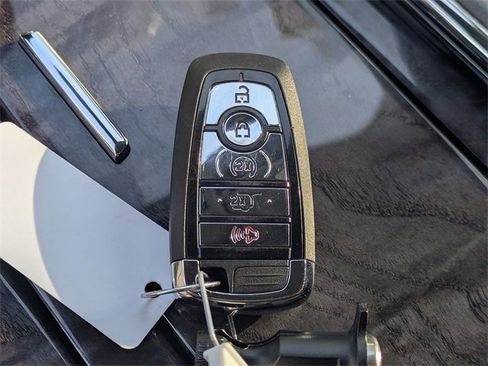 Used 2021 Lincoln Navigator Reserve image 40