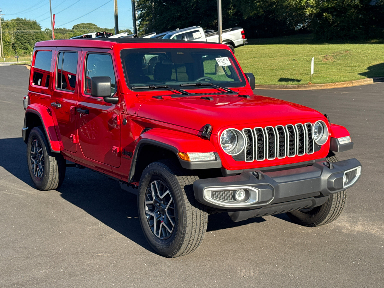 Used 2026 Jeep Wrangler Unlimited Sahara AWD/4WD image 3