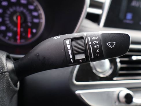 Used 2019 Genesis G70 2.0T Advanced image 47