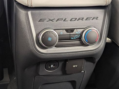 New 2026 Ford Explorer Active w/ Active Comfort Package image 21