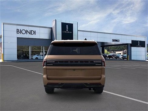 New 2026 Lincoln Navigator Black Label AWD/4WD image 5