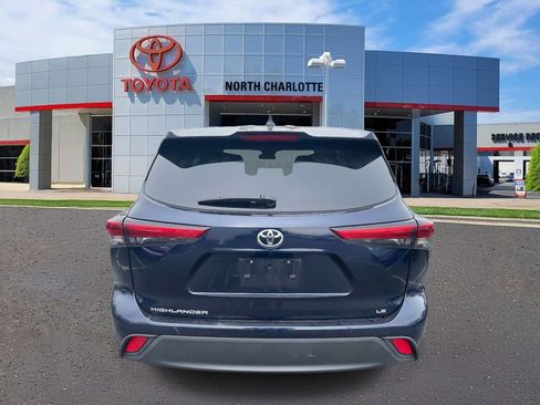 Used 2023 Toyota Highlander LE image 9