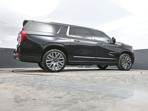 Used 2025 GMC Yukon XL Denali Ultimate w/ LPO, Floor Liner Package AWD/4WD image 41