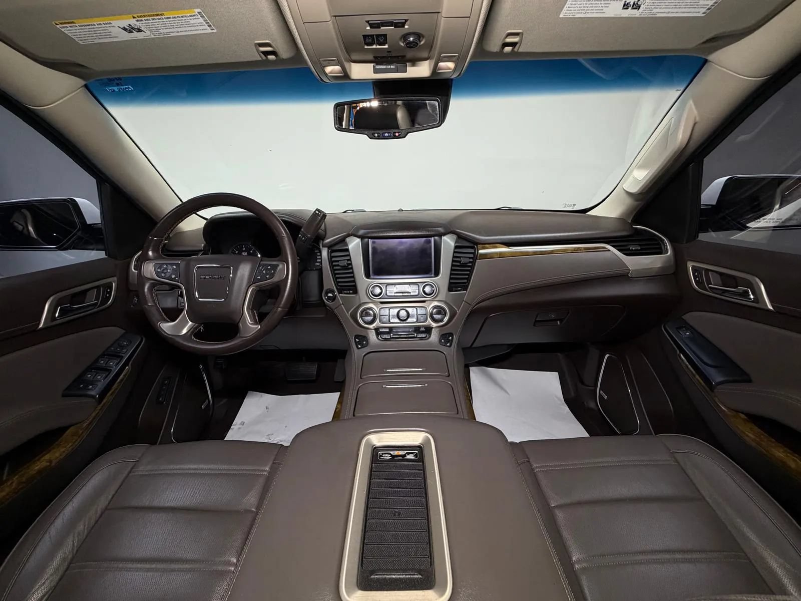Used 2017 GMC Yukon Denali w/ Open Road Package RWD image 27
