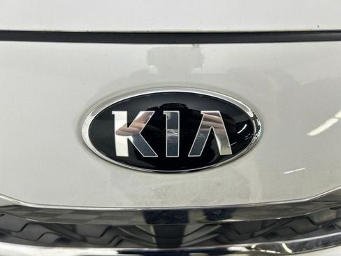 Used 2020 Kia Optima LX FWD image 9