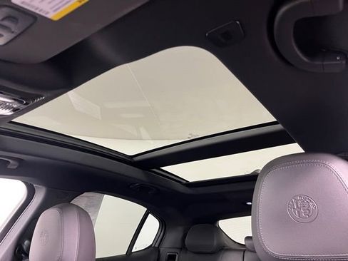 Used 2025 Alfa Romeo Stelvio Sprint w/ Convenience Package image 18