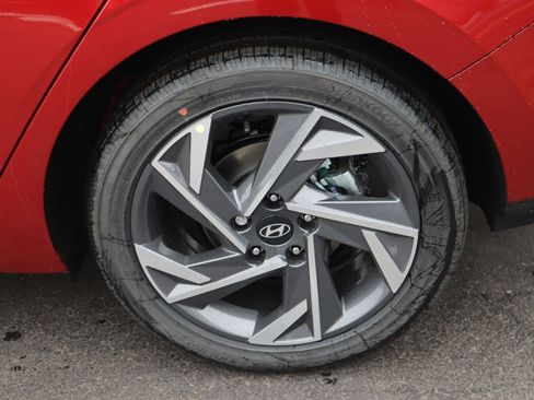 Certified 2025 Hyundai Elantra SEL w/ Cargo Package image 5