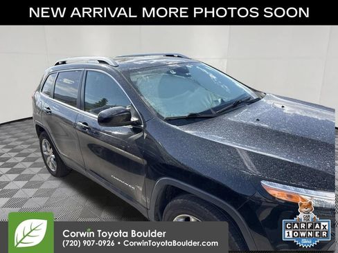 Used 2016 Jeep Cherokee Limited w/ Luxury Group AWD/4WD image 9