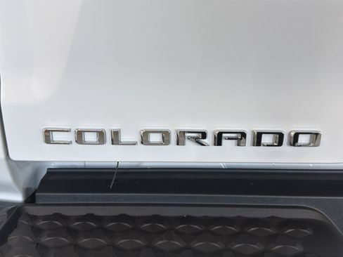 New 2026 Chevrolet Colorado ZR2 w/ Technology Package AWD/4WD image 8