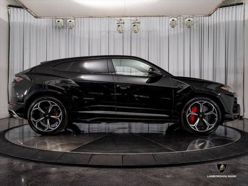 Used 2019 Lamborghini Urus AWD/4WD image 15